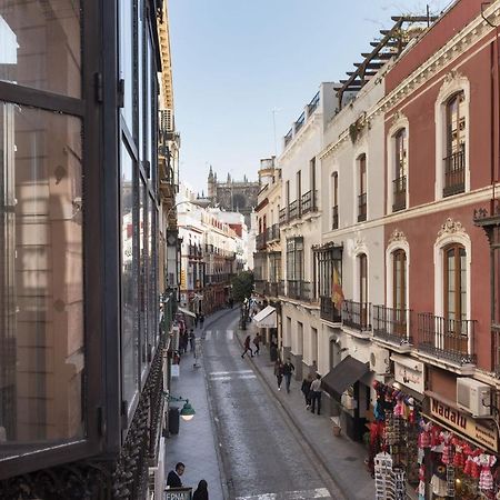 Puerta Catedral Holiday Suites Sevilla Exterior foto