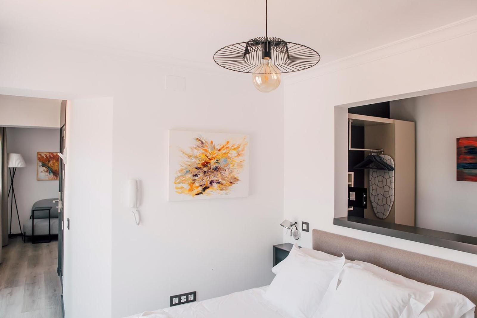 Puerta Catedral Holiday Suites Sevilla Habitación foto