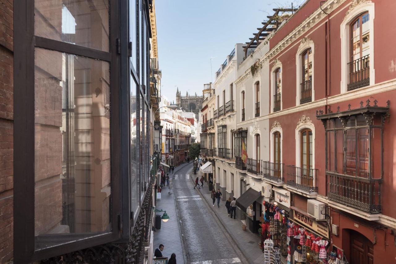Puerta Catedral Holiday Suites Sevilla Exterior foto