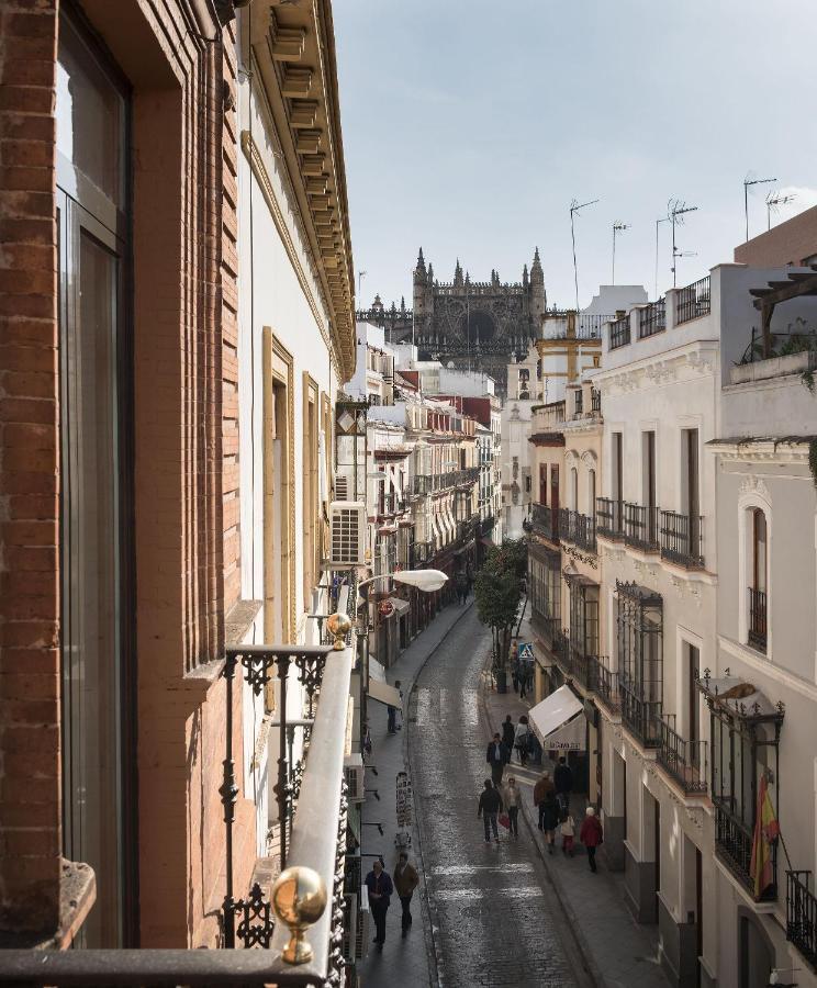 Puerta Catedral Holiday Suites Sevilla Exterior foto