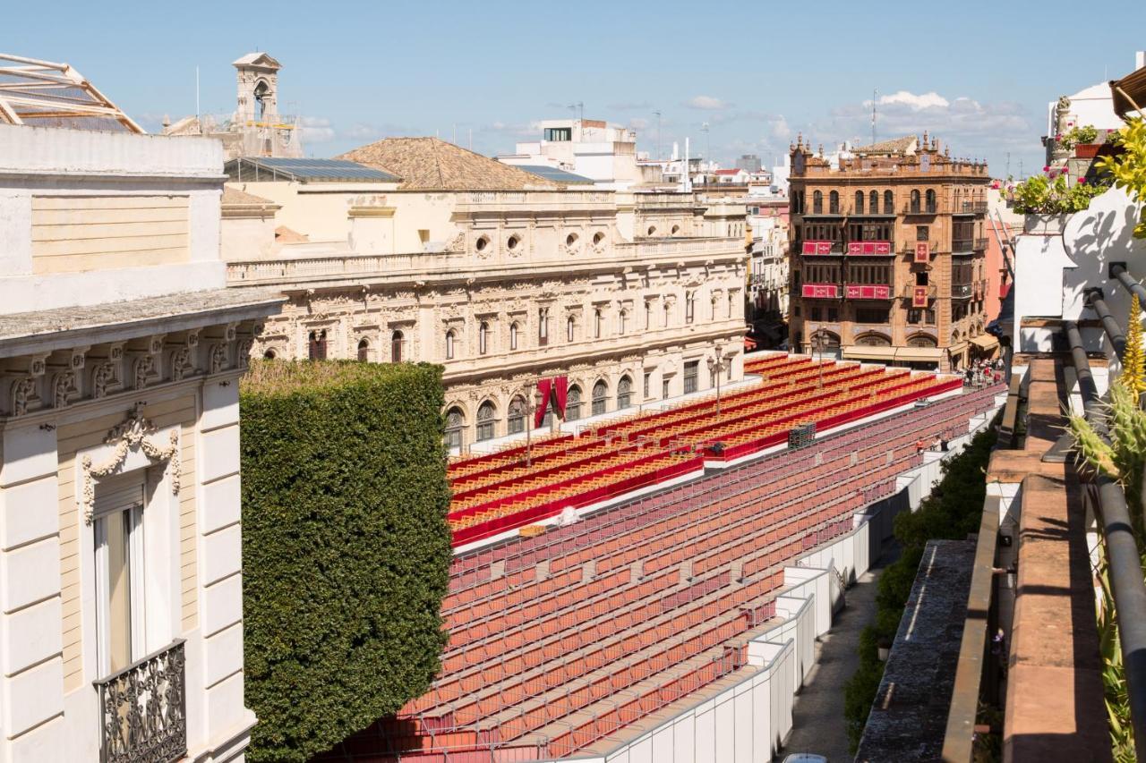 Puerta Catedral Holiday Suites Sevilla Exterior foto